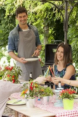 Den Sommer voll auskosten: das perfekte Sommerfest im Garten